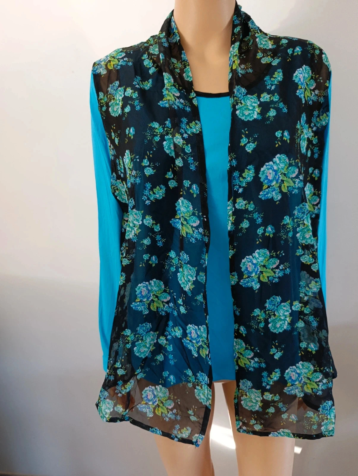 Haut femme Illusion bleu effet 2-en-1 avec voile fleuri – Taille M (8) – photo 6